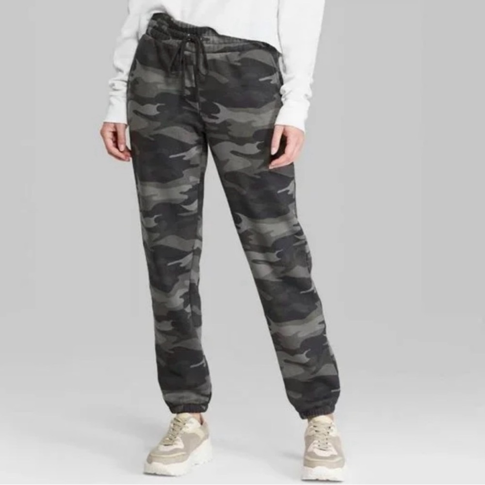 🔥 Wild Fable Gray Camo Joggers – Size Small – Like New! Trendy & Comfy 🔥